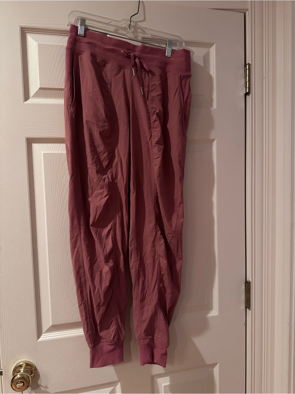 Lululemon women’s  Jogger Pants in Dusty Rose - Lightweight Casual Pants